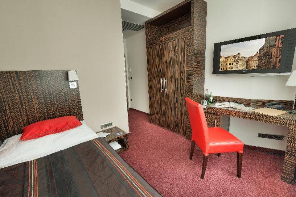 EA Hotel Crystal Palace 5