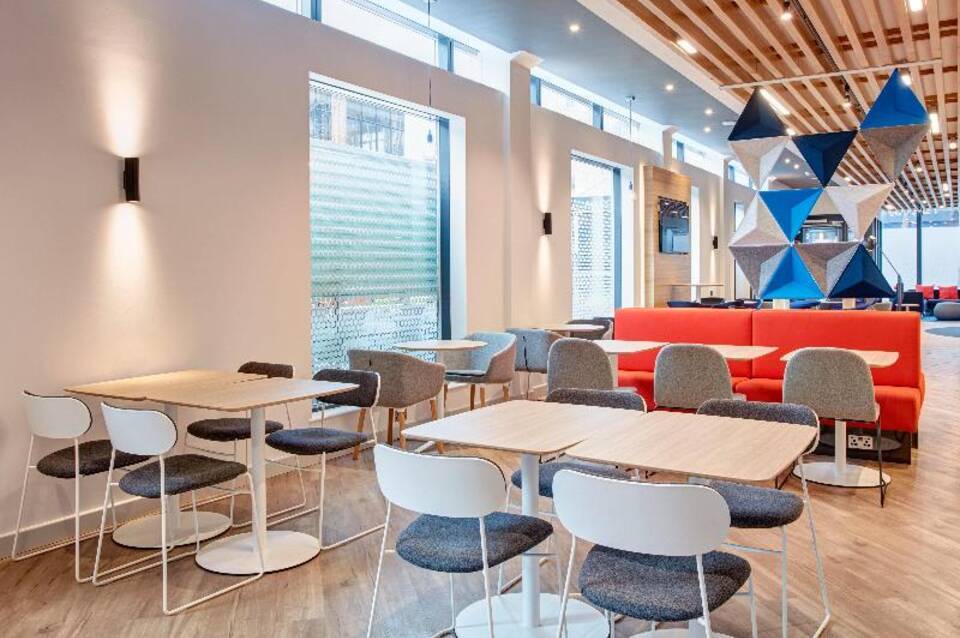 Holiday Inn Express London - Ealing 1