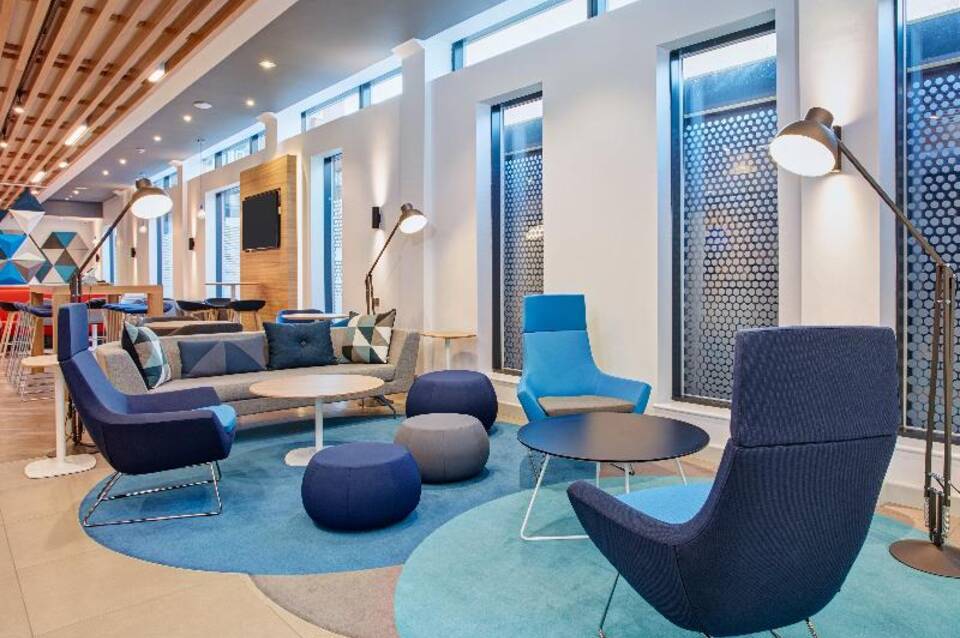 Holiday Inn Express London - Ealing 2