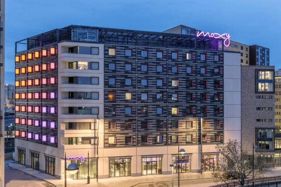 Moxy London Stratford 1