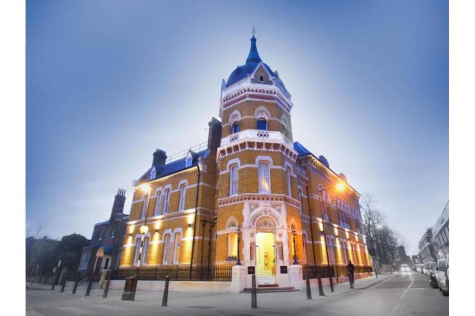 Lansbury Heritage Hotel 1