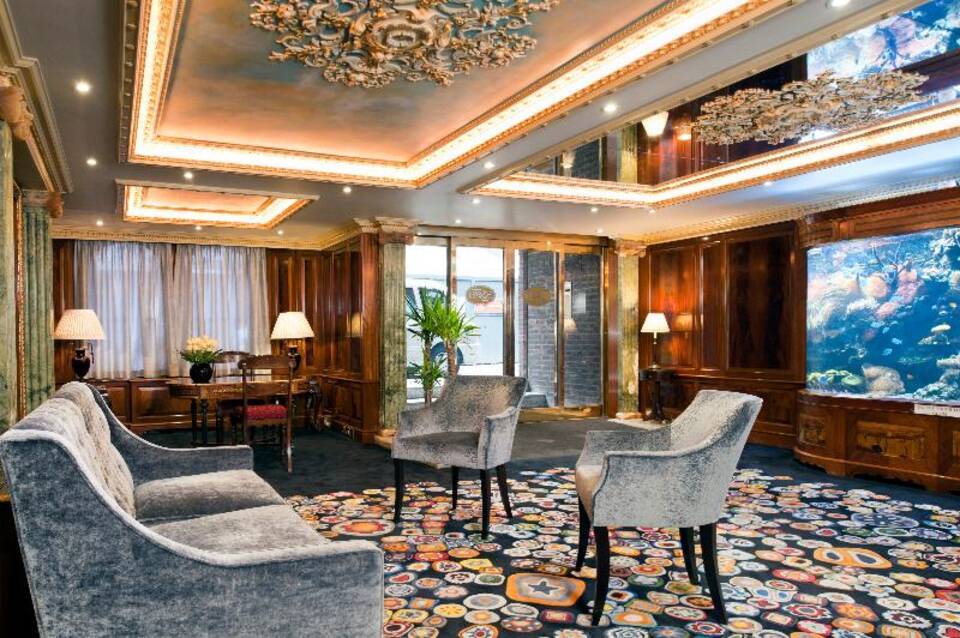 Mayfair House 5