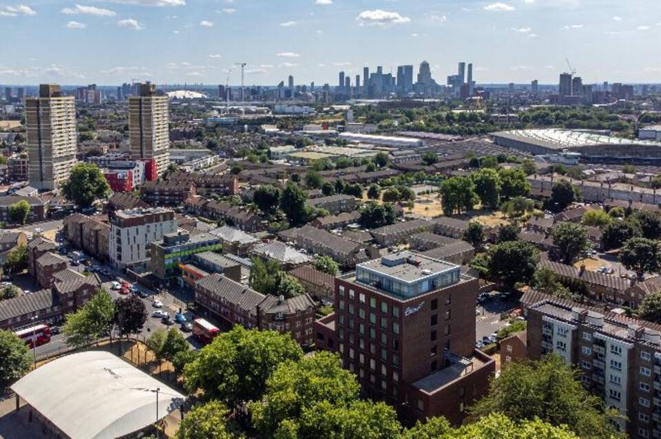 Roomzzz London Stratford 4