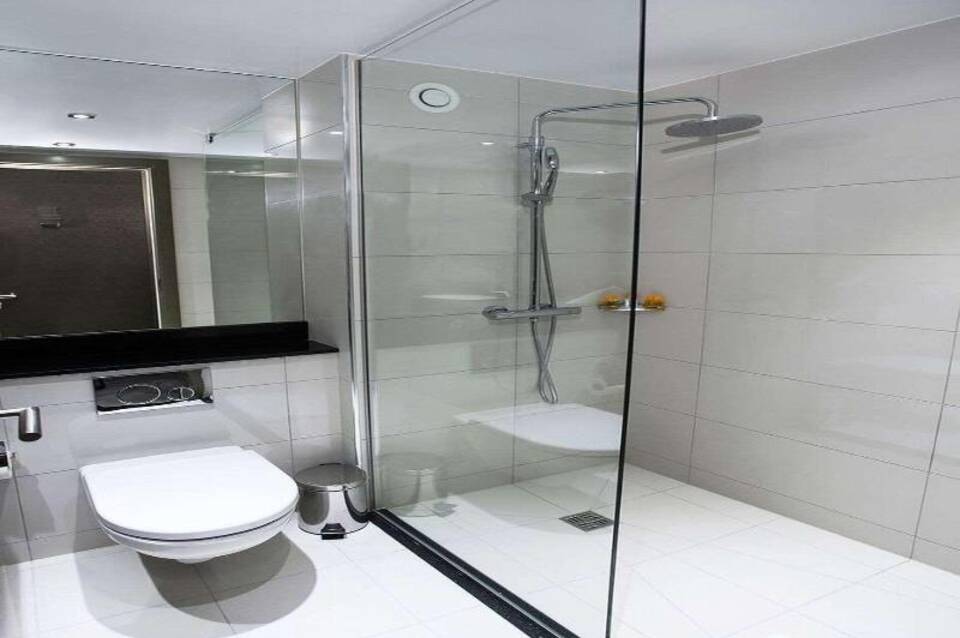 Atrium Hotel Heathrow 2