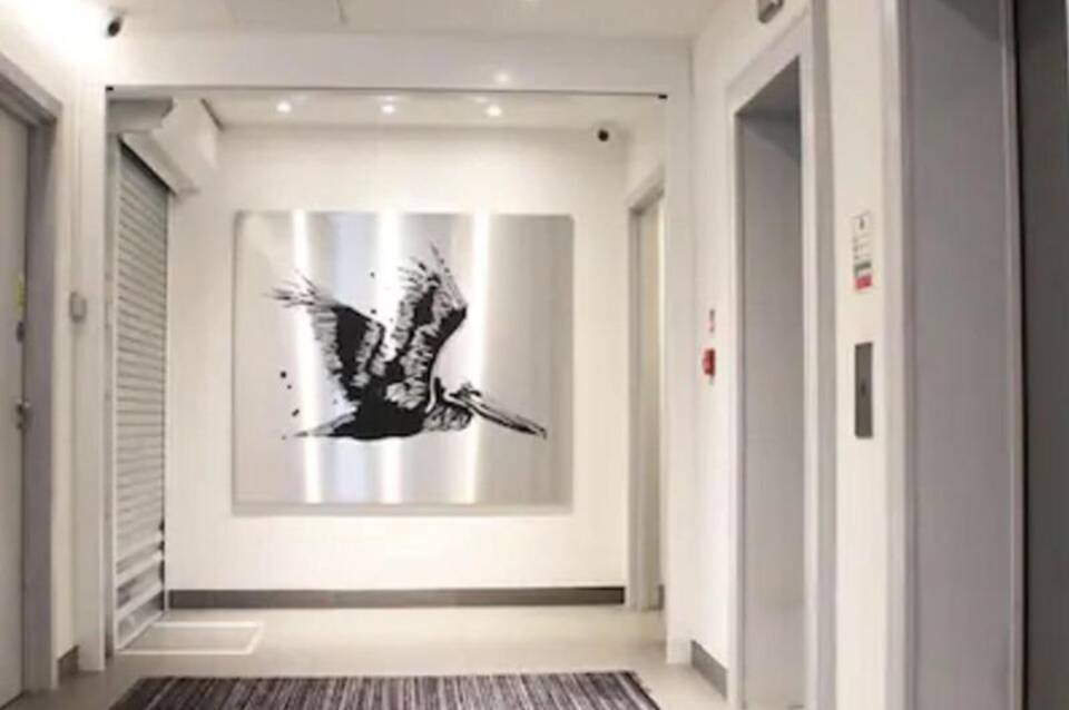 Pelican London Hotel And Residence 3