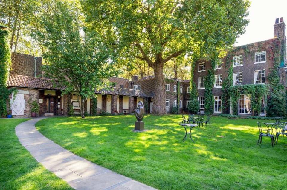 The Royal Foundation of St Katharine 1