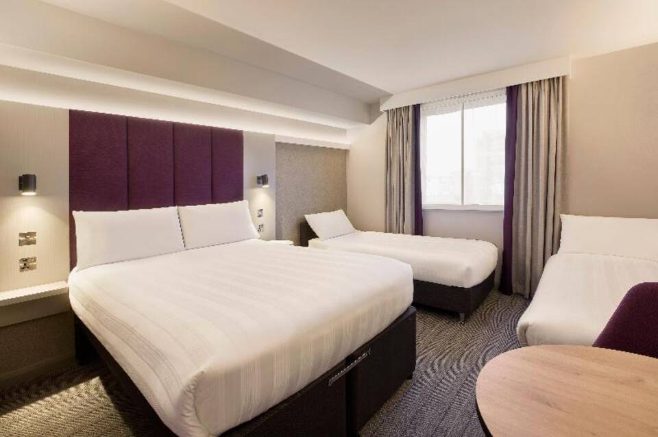Premier Inn Luton Airport 1