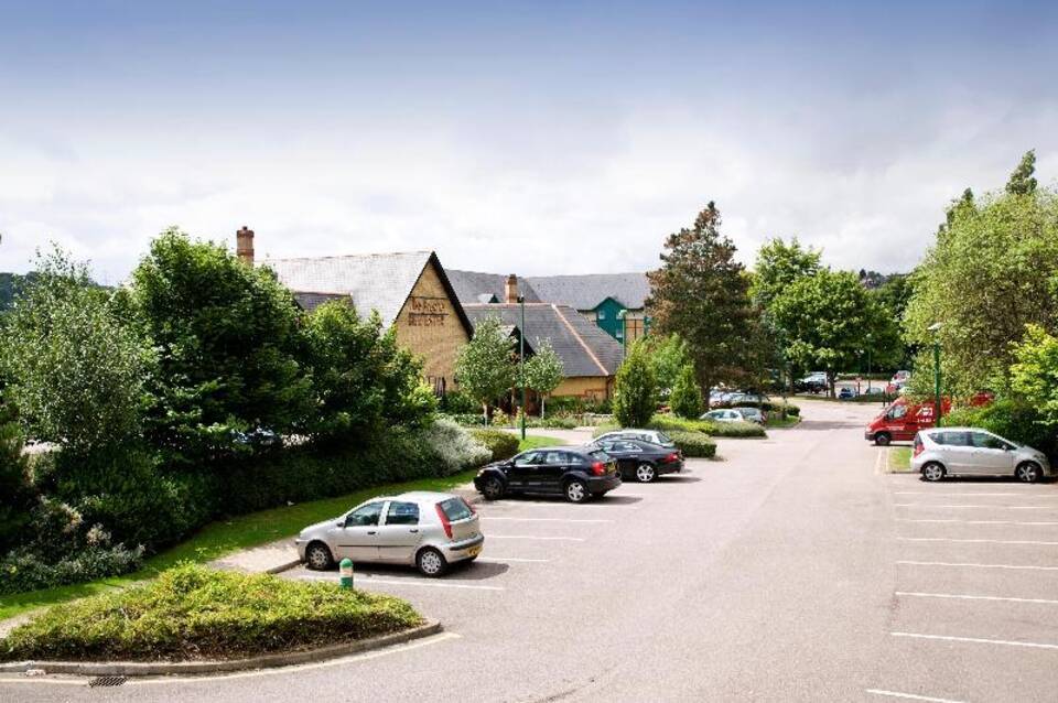 Premier Inn Luton Airport 2