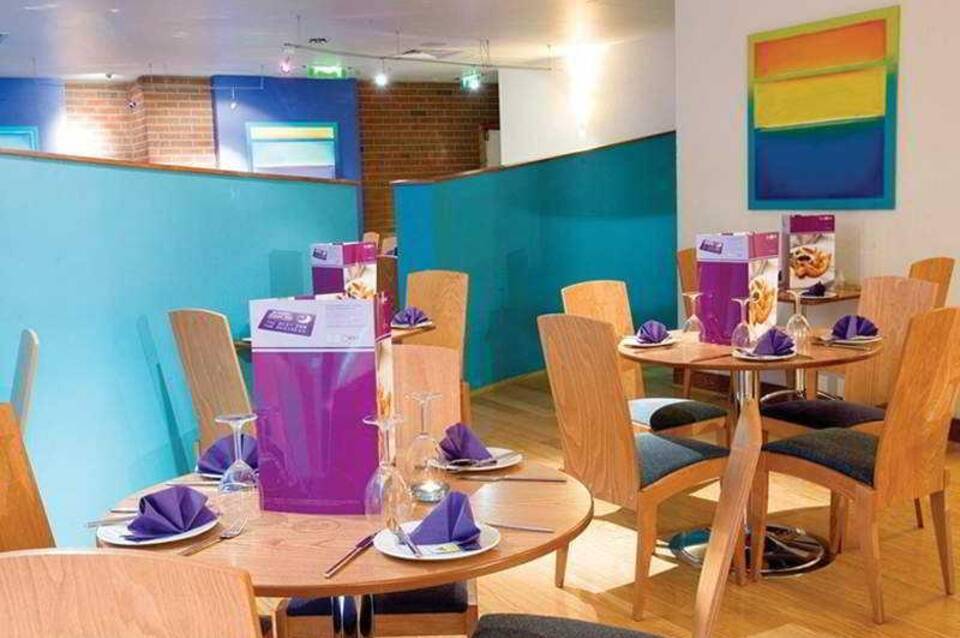 Premier Inn Edinburgh City Centre Lauriston Place Hotel 2