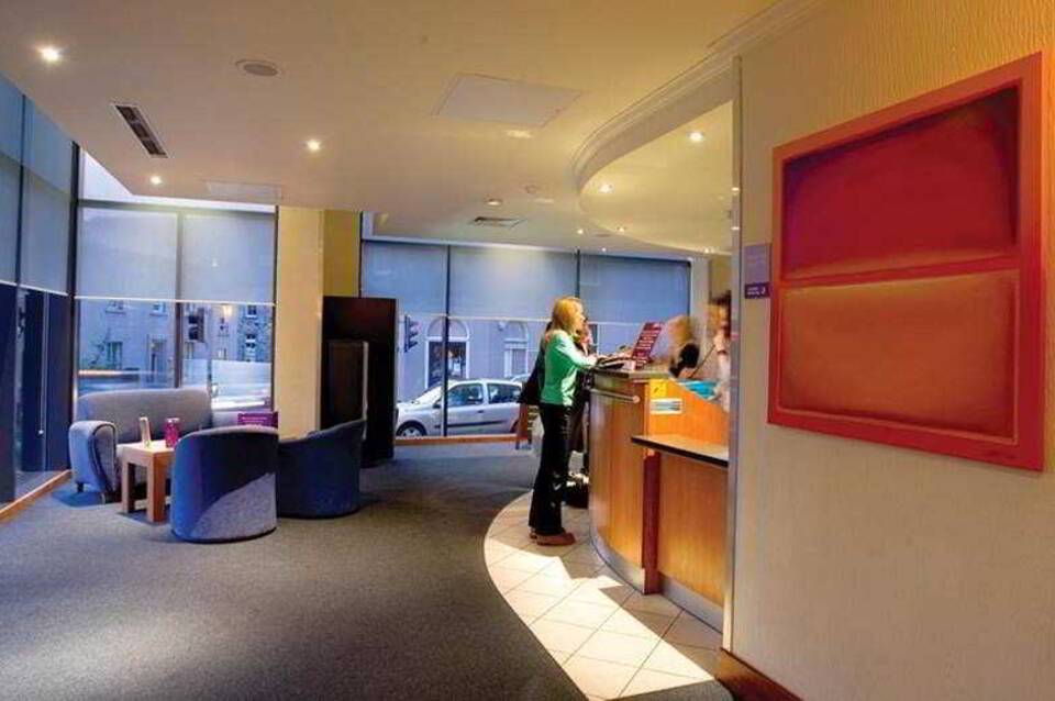 Premier Inn Edinburgh City Centre Lauriston Place Hotel 3