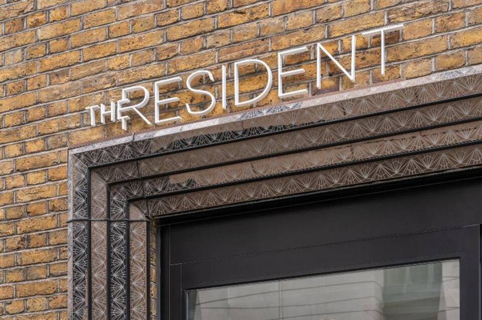 The Resident Victoria 4