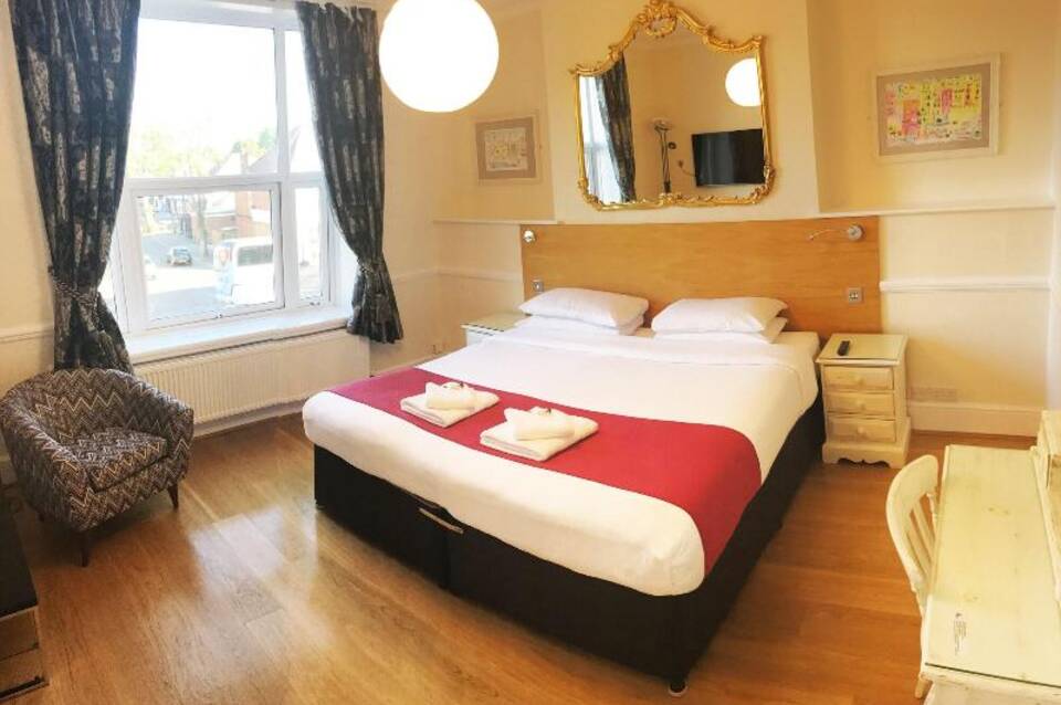 Gidea Park Hotel 1