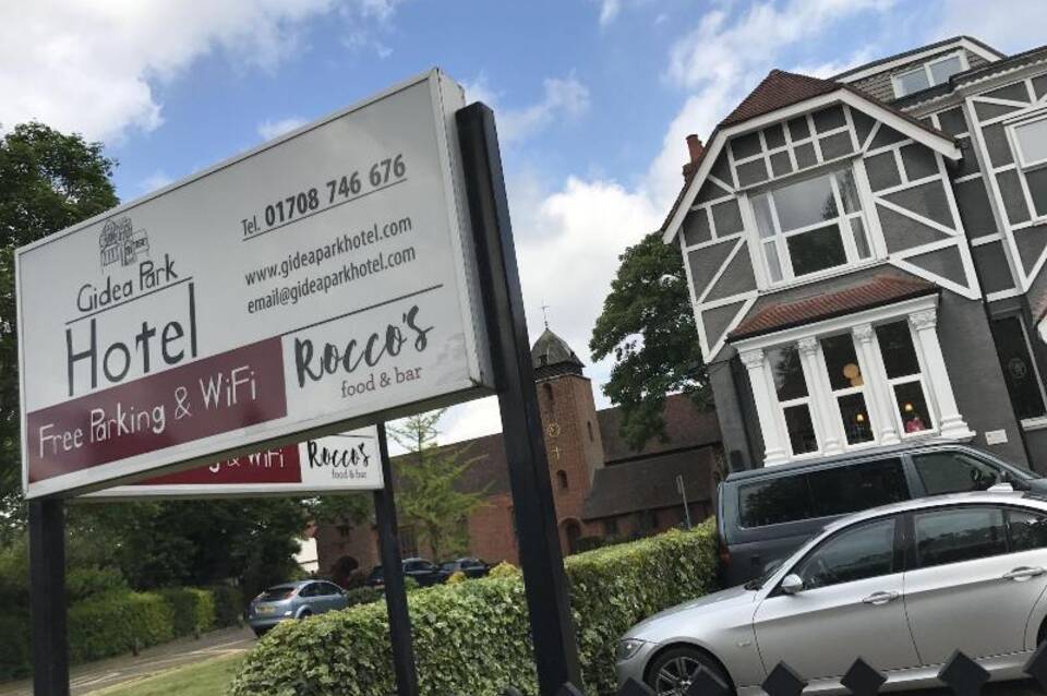 Gidea Park Hotel 2