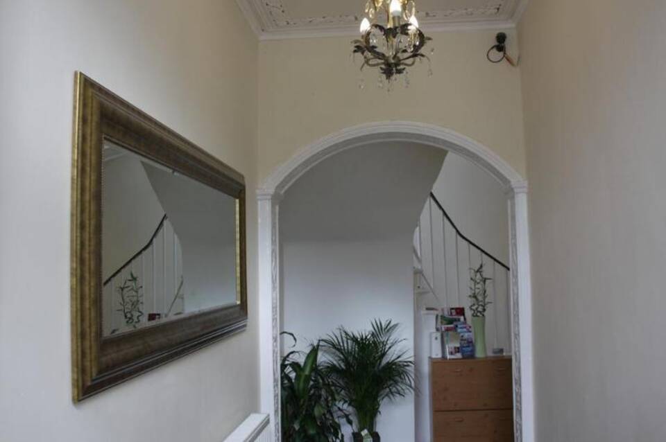 Edinburgh Holiday Guest House 3