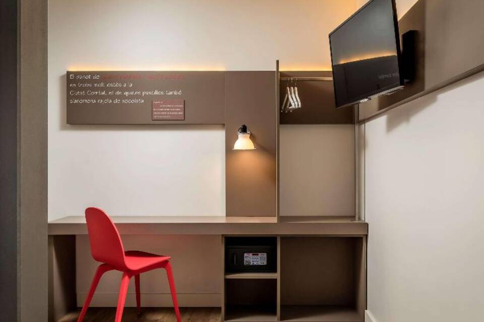 ibis Styles Barcelona Centre 4