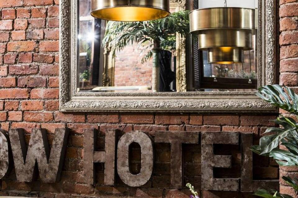 The Cow Hollow Hotel 5