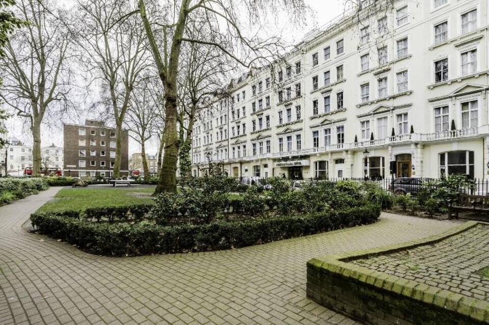 Tudor Court 3