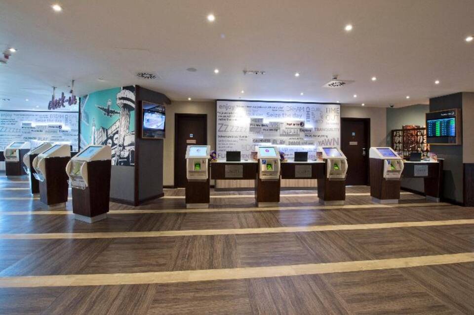 Premier Inn London Heathrow Airport Terminal 4 3
