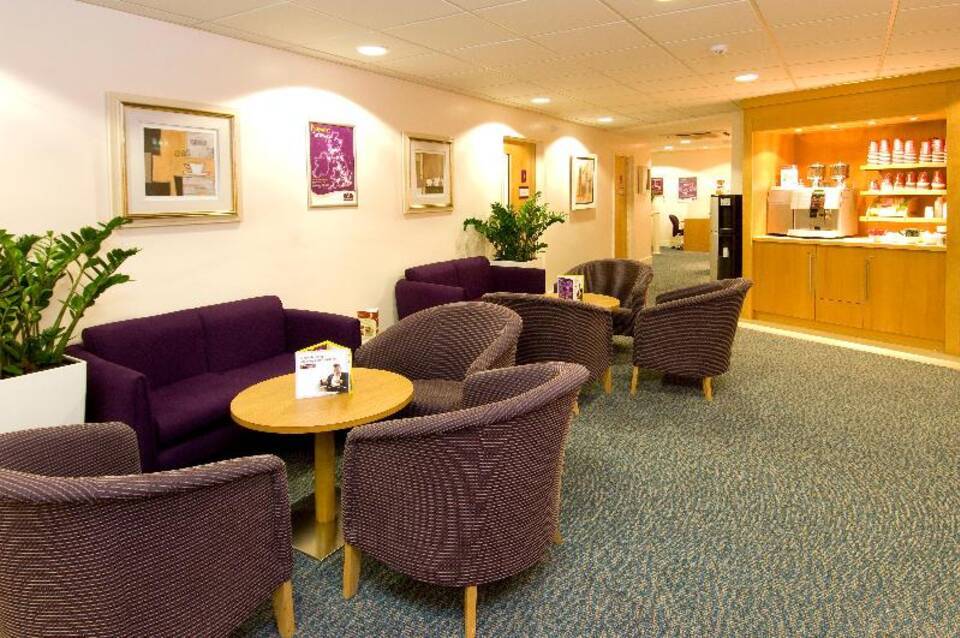Premier Inn Manchester Central 5