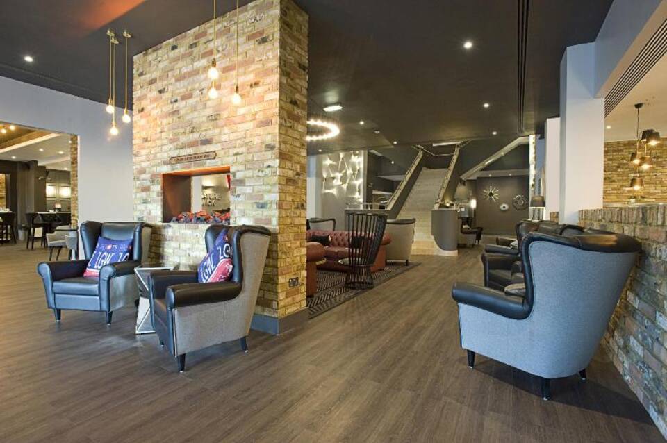 Sandman Signature London Gatwick Hotel 4