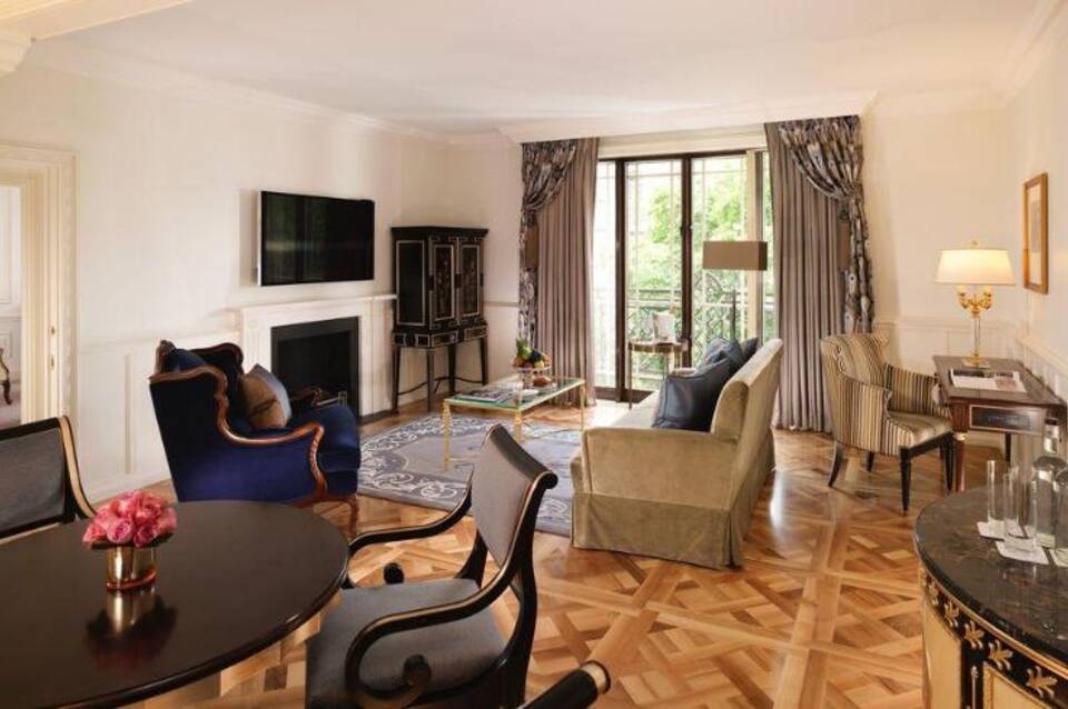 The Dorchester 4