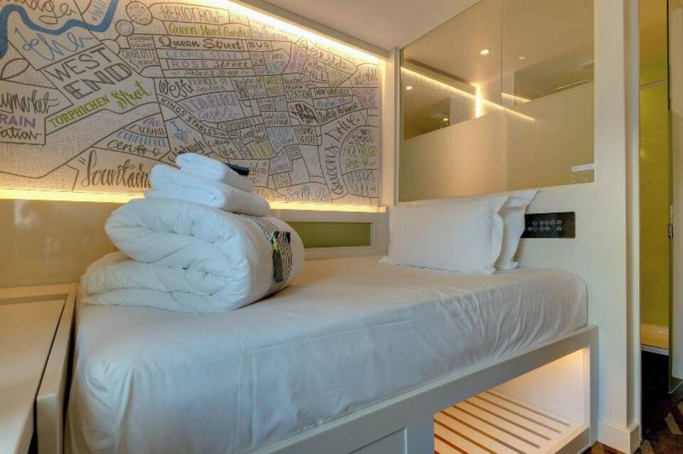 hub by Premier Inn Edinburgh Royal Mile 4