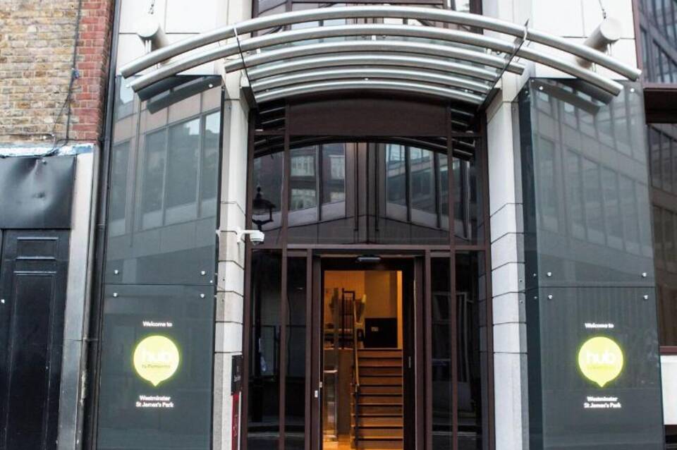 hub by Premier Inn London Westminster, St James's Park 1