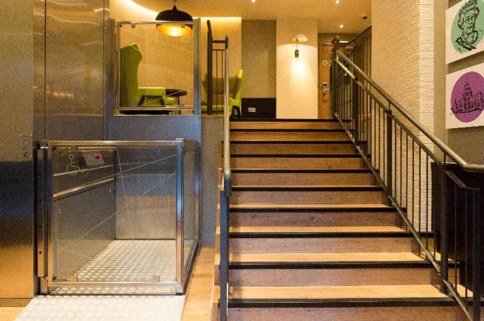 hub by Premier Inn London Westminster, St James's Park 2