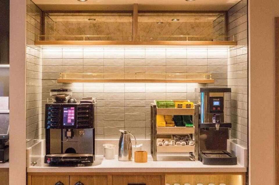 hub by Premier Inn London Westminster, St James's Park 4