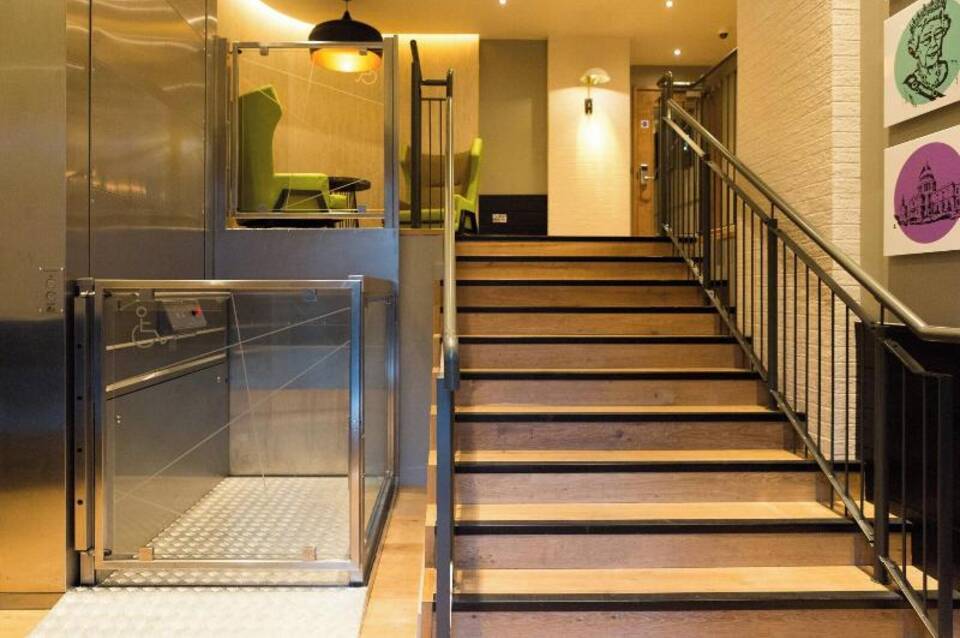 hub by Premier Inn London Westminster, St James's Park 5