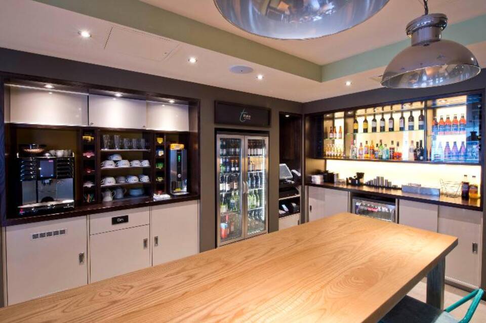 Premier Inn London Clapham 5