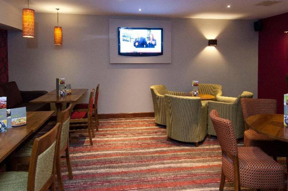 Premier Inn London Ealing 2
