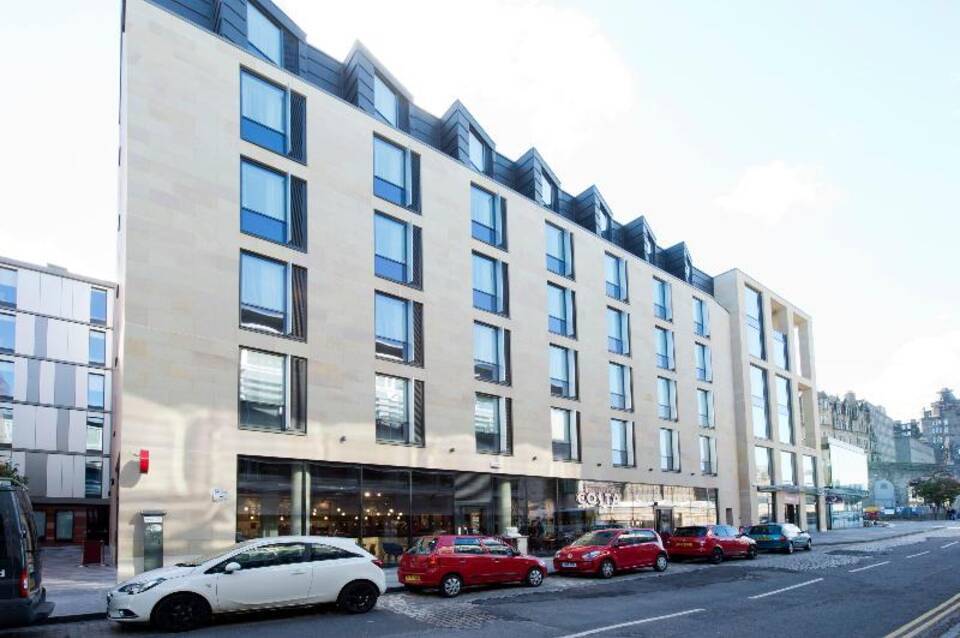 Premier Inn Edinburgh City Centre Royal Mile 3