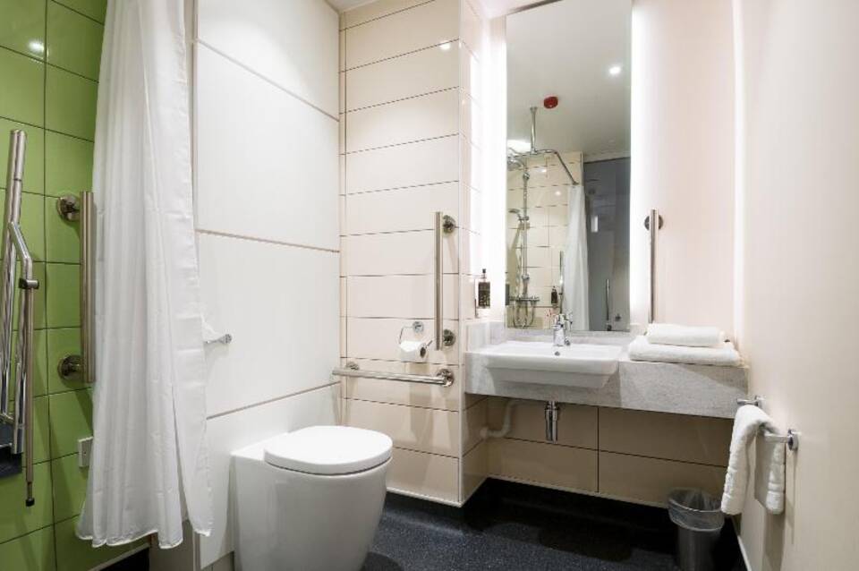 hub by Premier Inn Edinburgh City Centre (Rose Street) 2