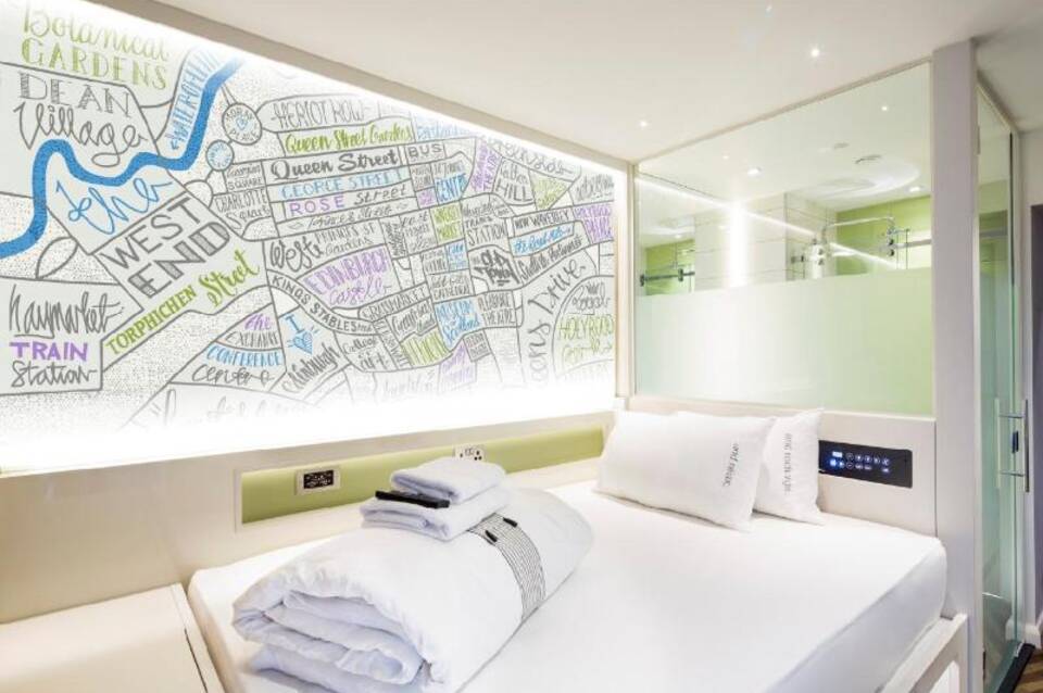 hub by Premier Inn London City Bank 3