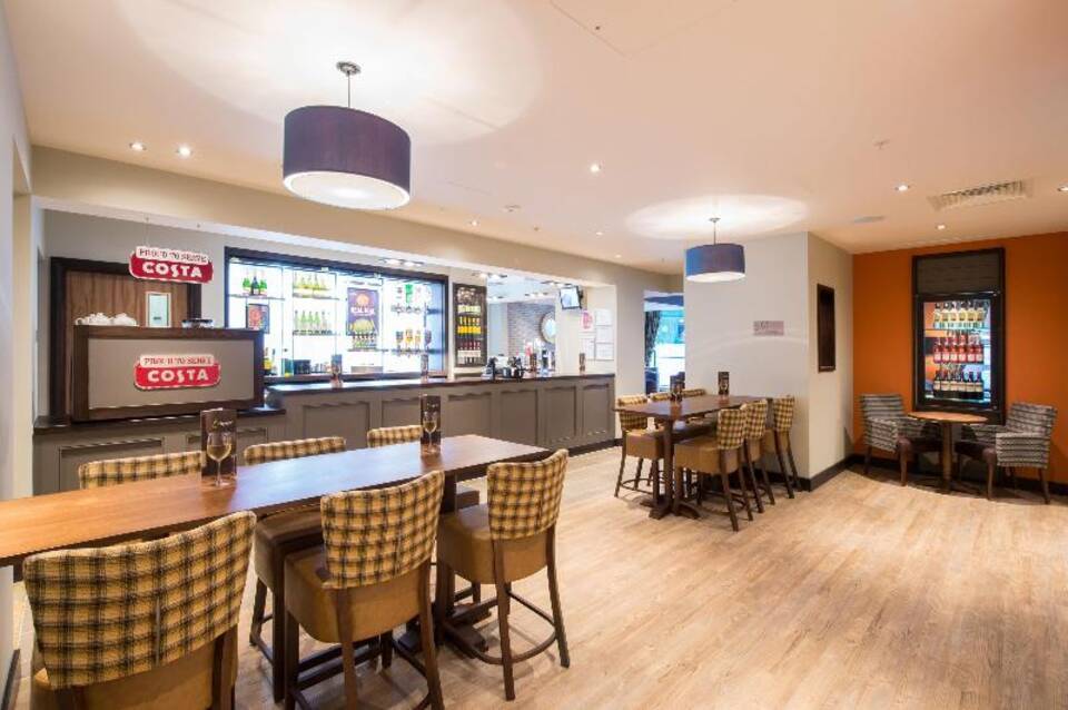 Premier Inn London City (Aldgate) Hotel 2