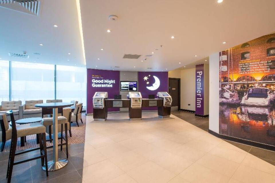 Premier Inn London City (Aldgate) Hotel 3