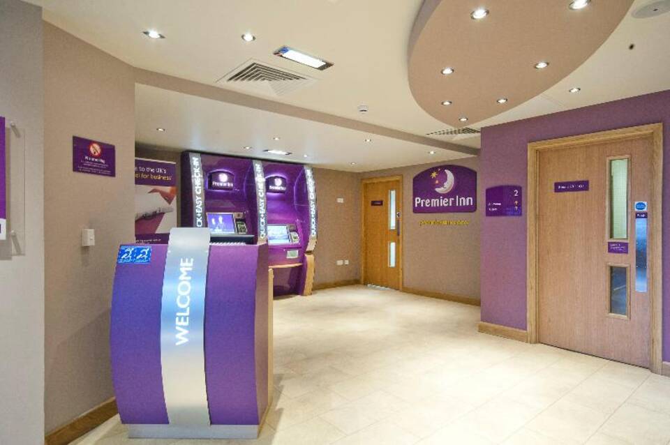 Premier Inn Edinburgh City Centre 4