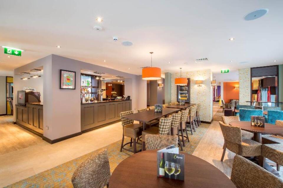 Premier Inn Manchester Salford Central 1