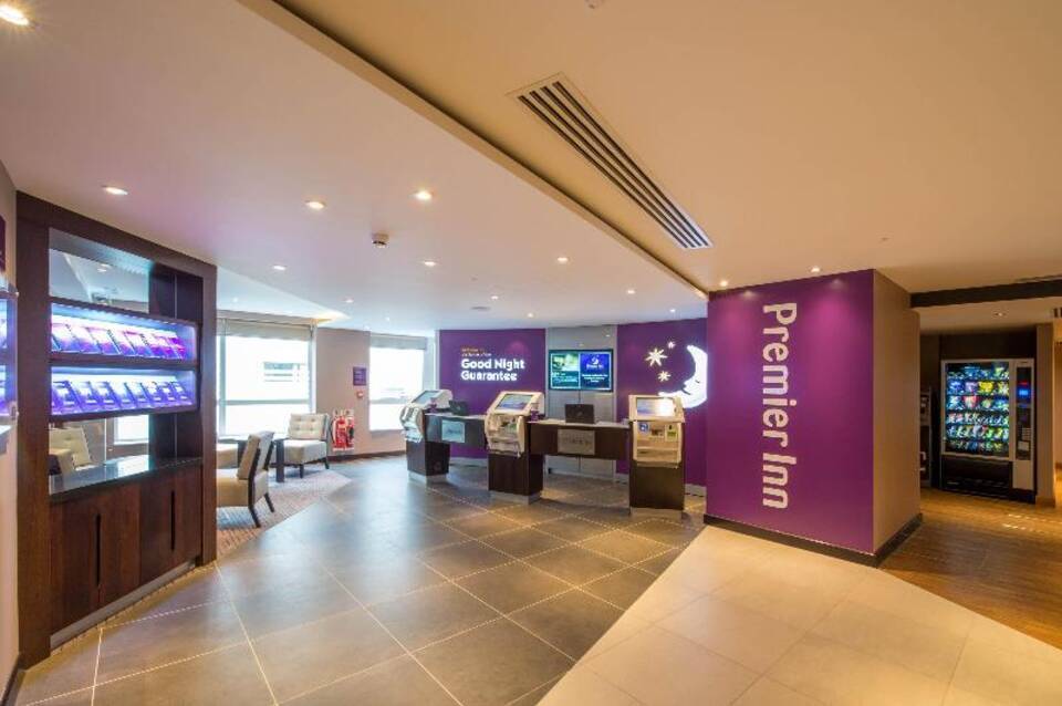 Premier Inn London St. Pancras Hotel 3