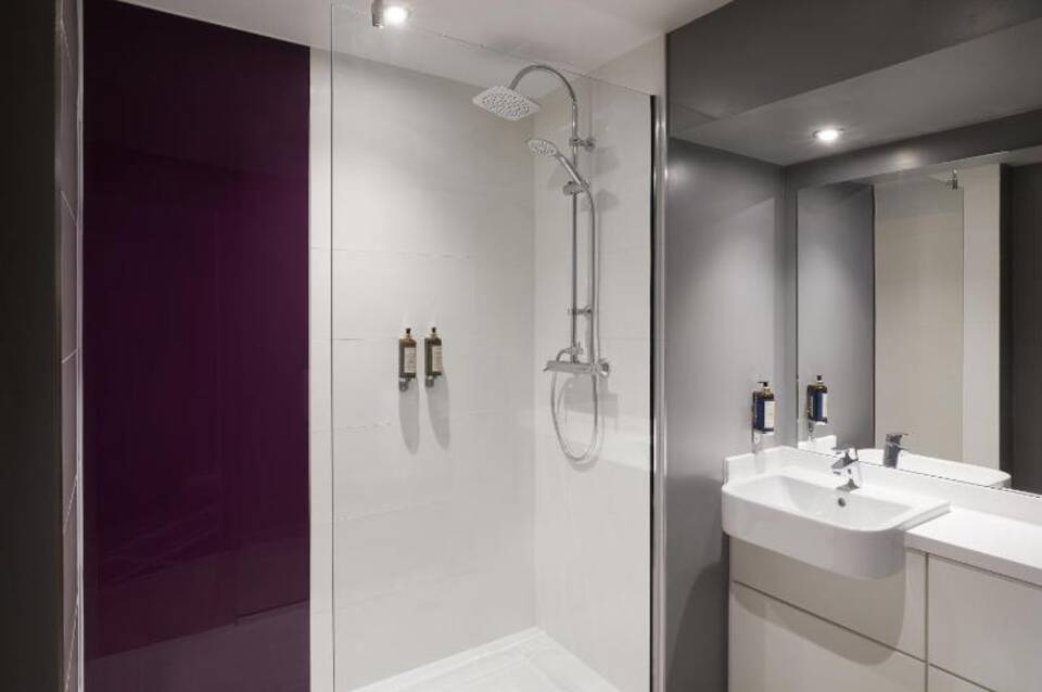 Premier Inn London St. Pancras Hotel 4