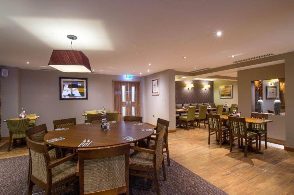 Premier Inn London St. Pancras Hotel 5