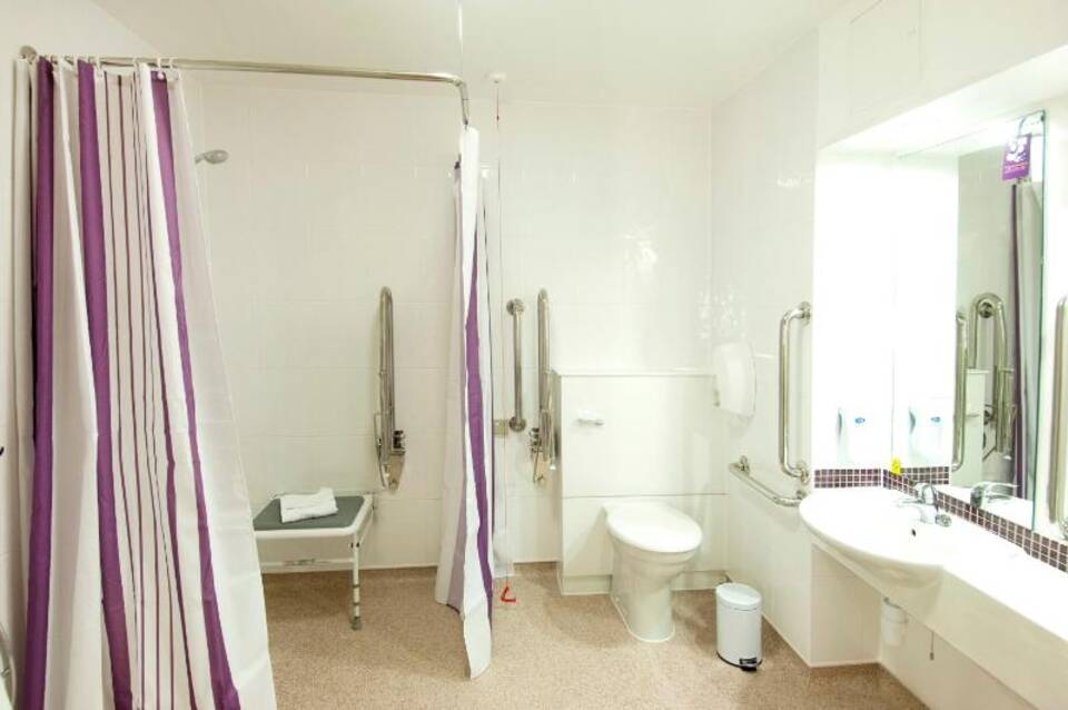 Premier Inn London Hayes, Heathrow (North A4020) hotel 5