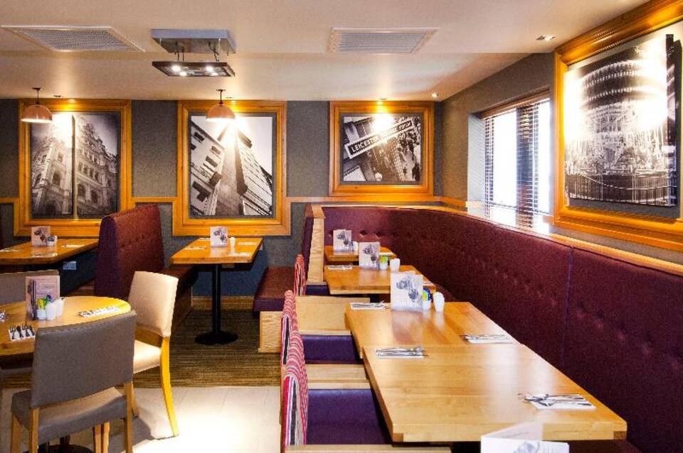 Premier Inn London Leicester Square 3