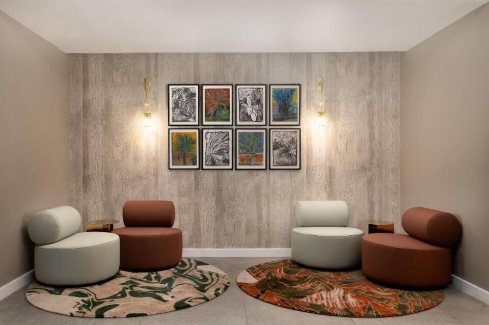 The Lincoln Suites 1