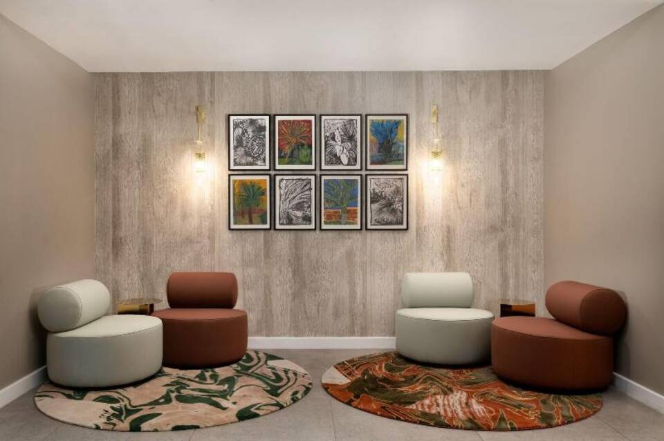 The Lincoln Suites 5