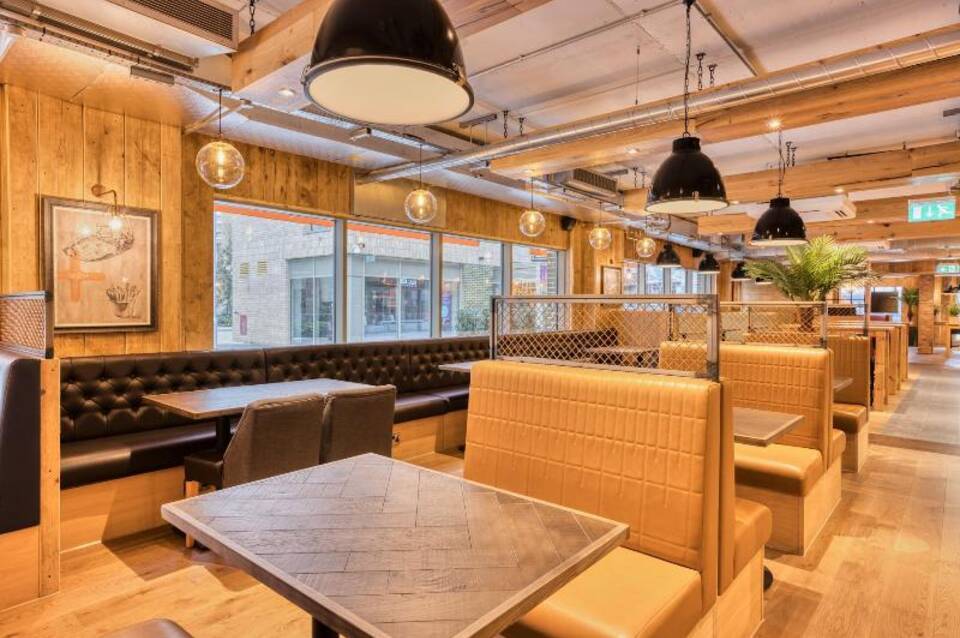 Premier Inn London Southwark Station Hotel 2