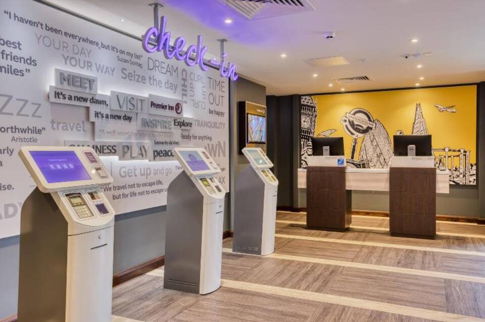 Premier Inn London Southwark Station Hotel 3