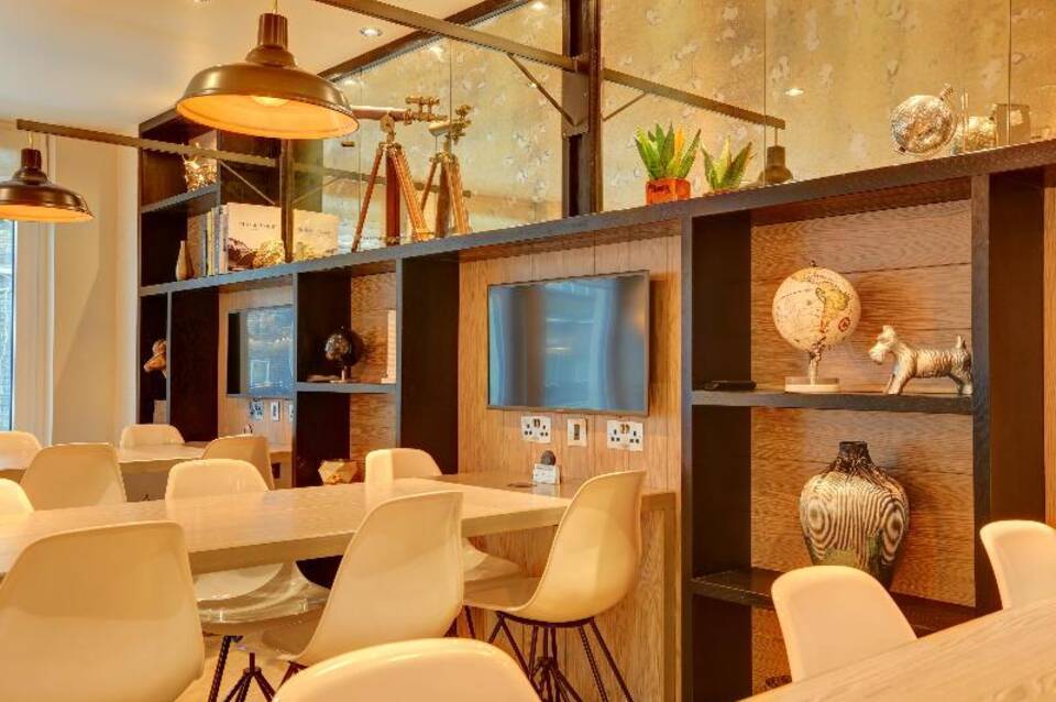 hub by Premier Inn London Goodge Street 1