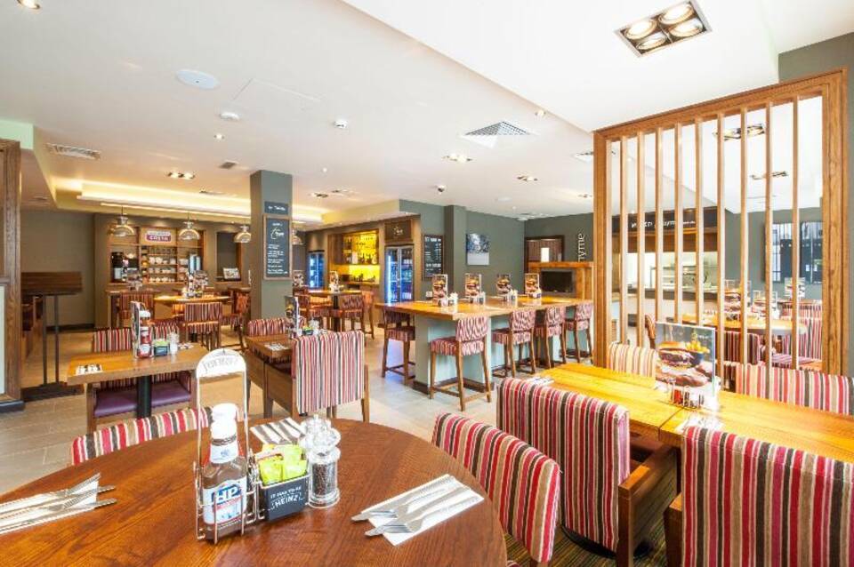 Premier Inn London Hackney hotel 2